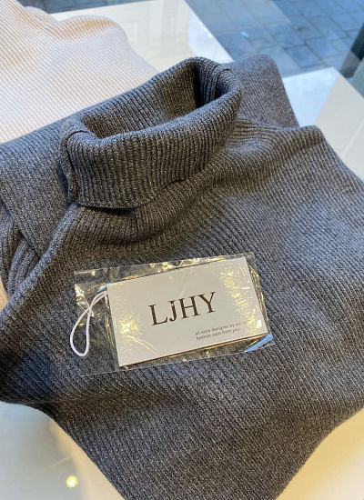 Платье трикотажное с горлом LJHY