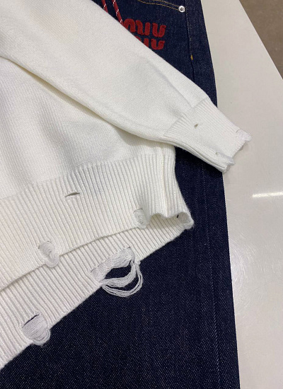 Свитер Balenciaga