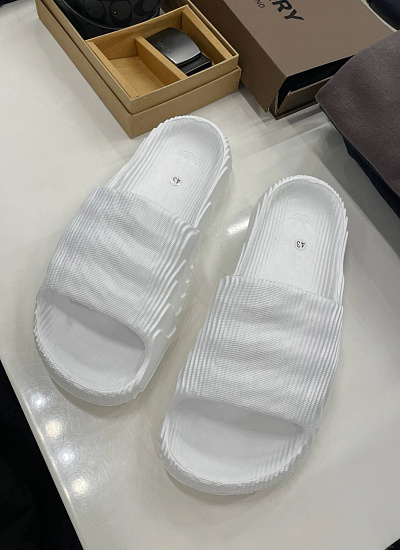 Сланцы Adidas
