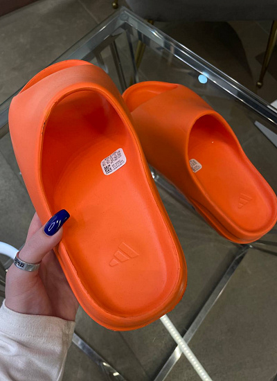 Тапки Yeezy Slide Adidas