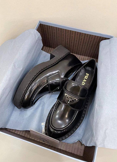 Лоферы Prada