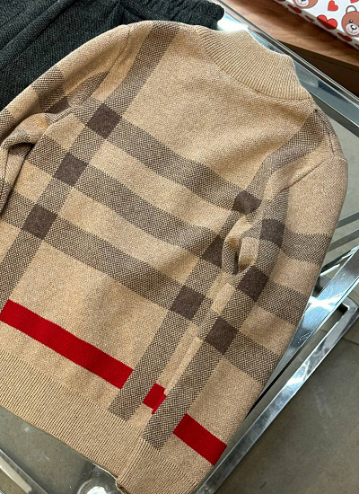 Джемпер на замке Burberry