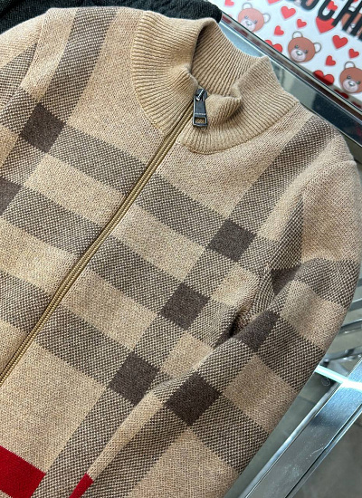 Джемпер на замке Burberry