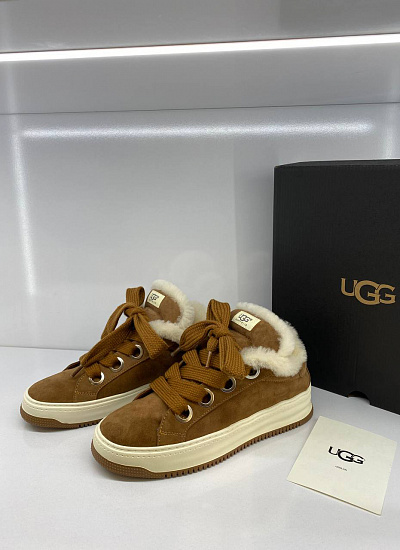 Кроссовки с мехом UGG