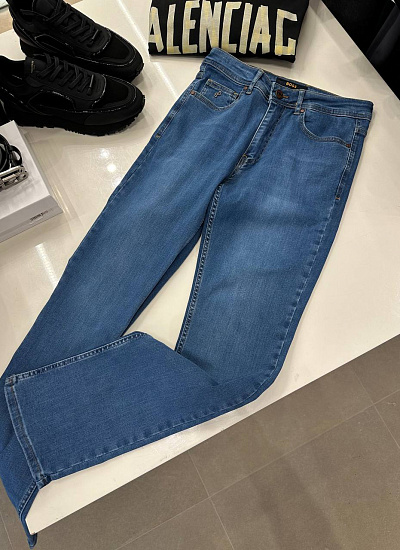 Джинсы Hugo Boss