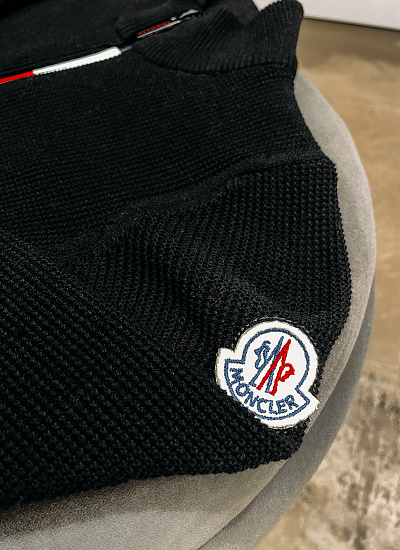 Джемпер на замке Moncler