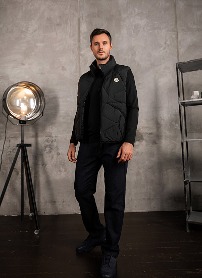 Жилет утепленный Moncler