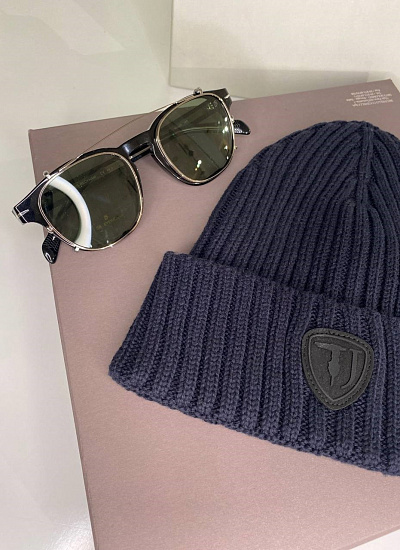 Шапка Trussardi