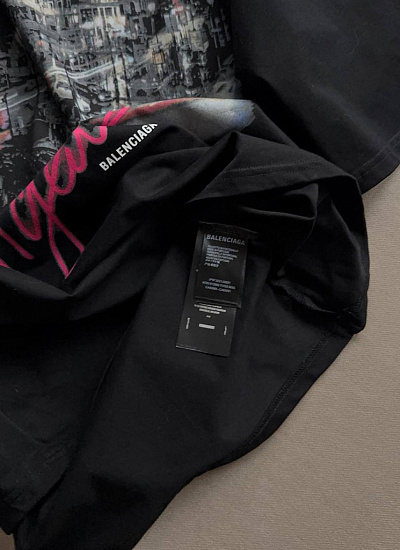 Футболка Balenciaga