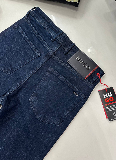 Джинсы Hugo Boss