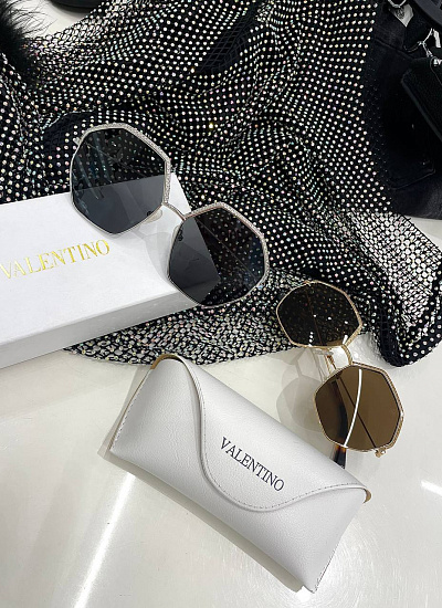 Очки Valentino