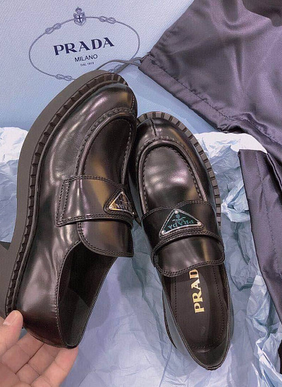 Лоферы Prada