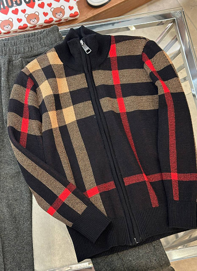 Джемпер на замке Burberry
