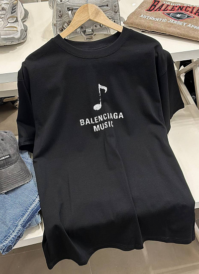 Футболка Balenciaga