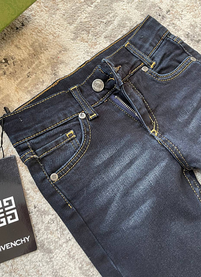Джинсы Givenchy