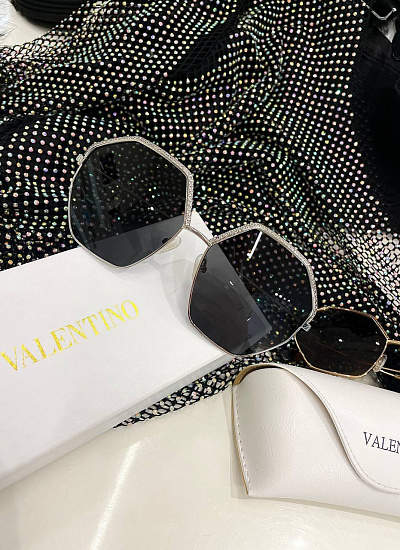 Очки Valentino