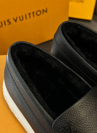 Аксессуар с мехом Louis Vuitton (41)